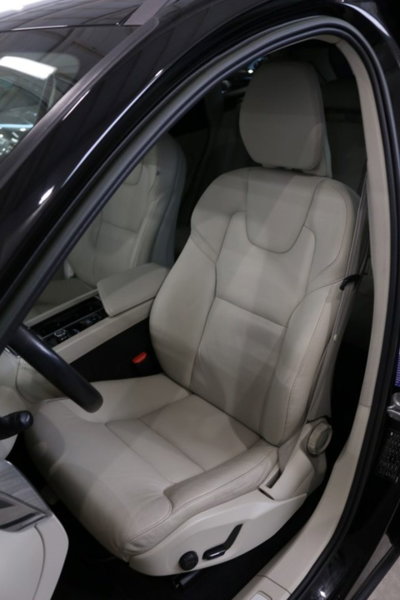 Volvo XC60 B4 (d) AWD automatico Plus Dark (9)