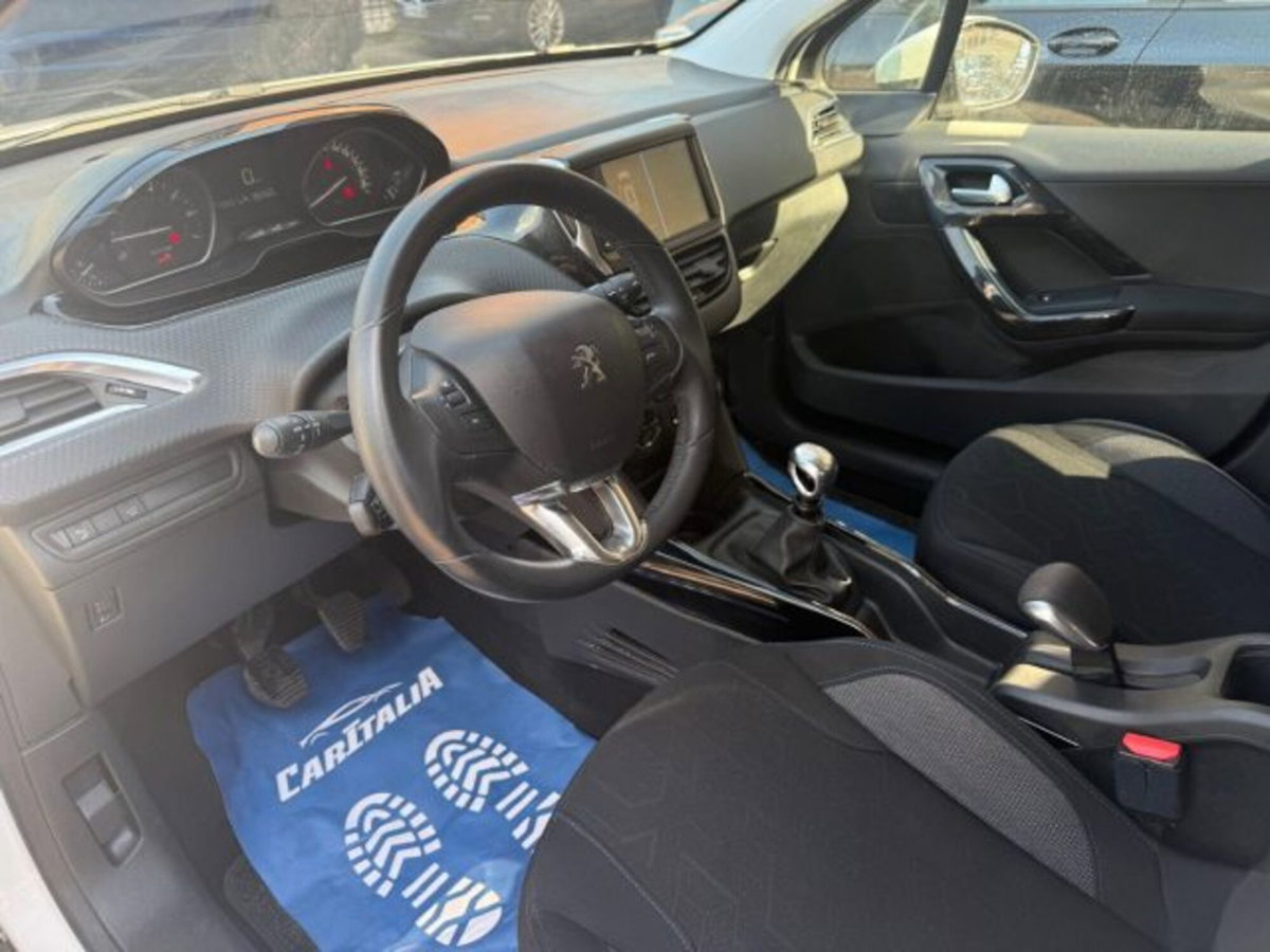 Peugeot 2008 Turbo 110 S&S Signature (6)