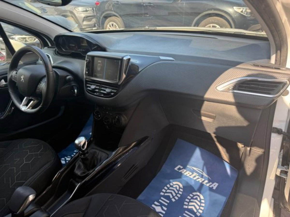 Peugeot 2008 Turbo 110 S&S Signature (8)