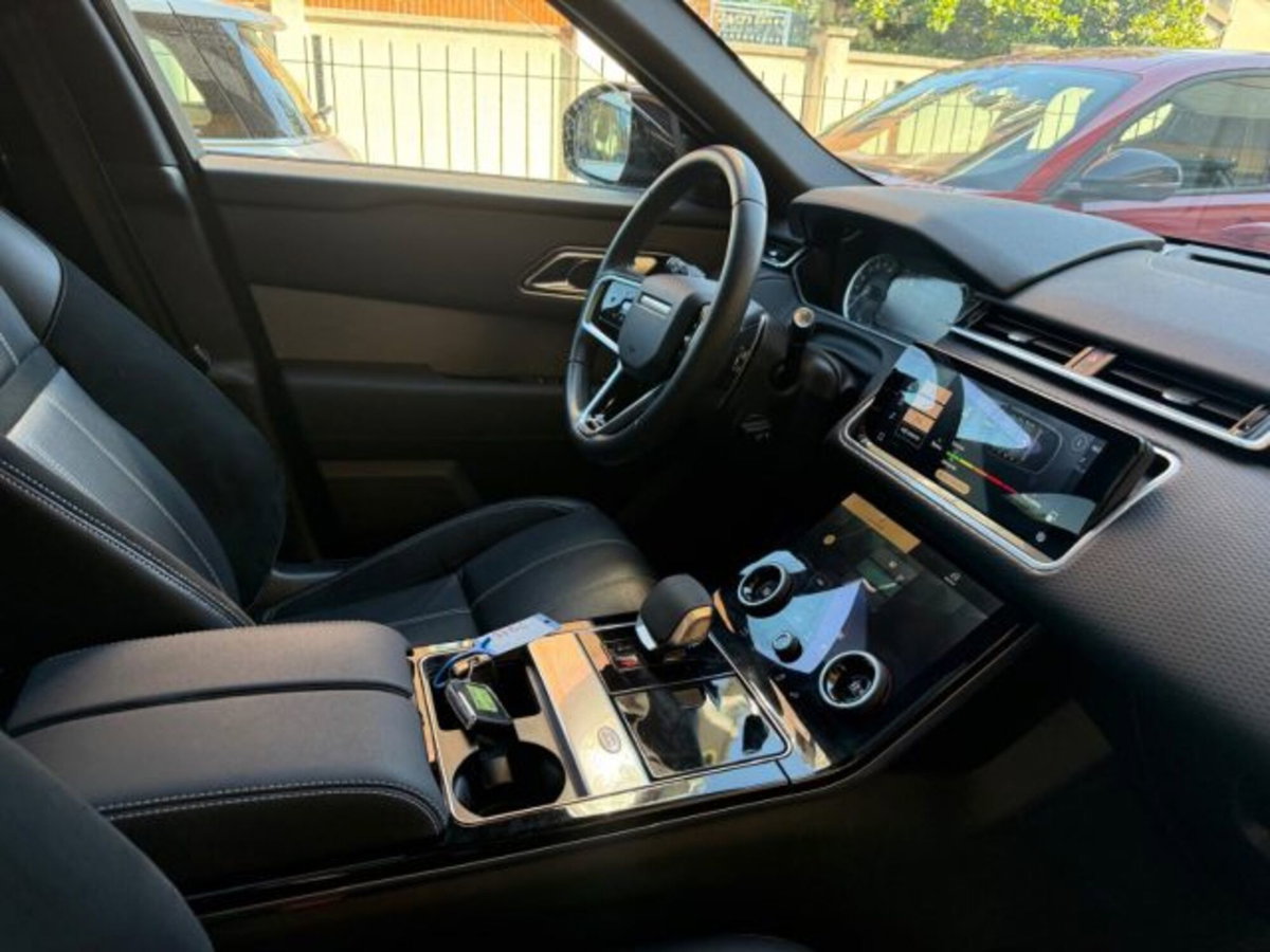 Land Rover Range Rover Velar 2.0D I4 204 CV (13)