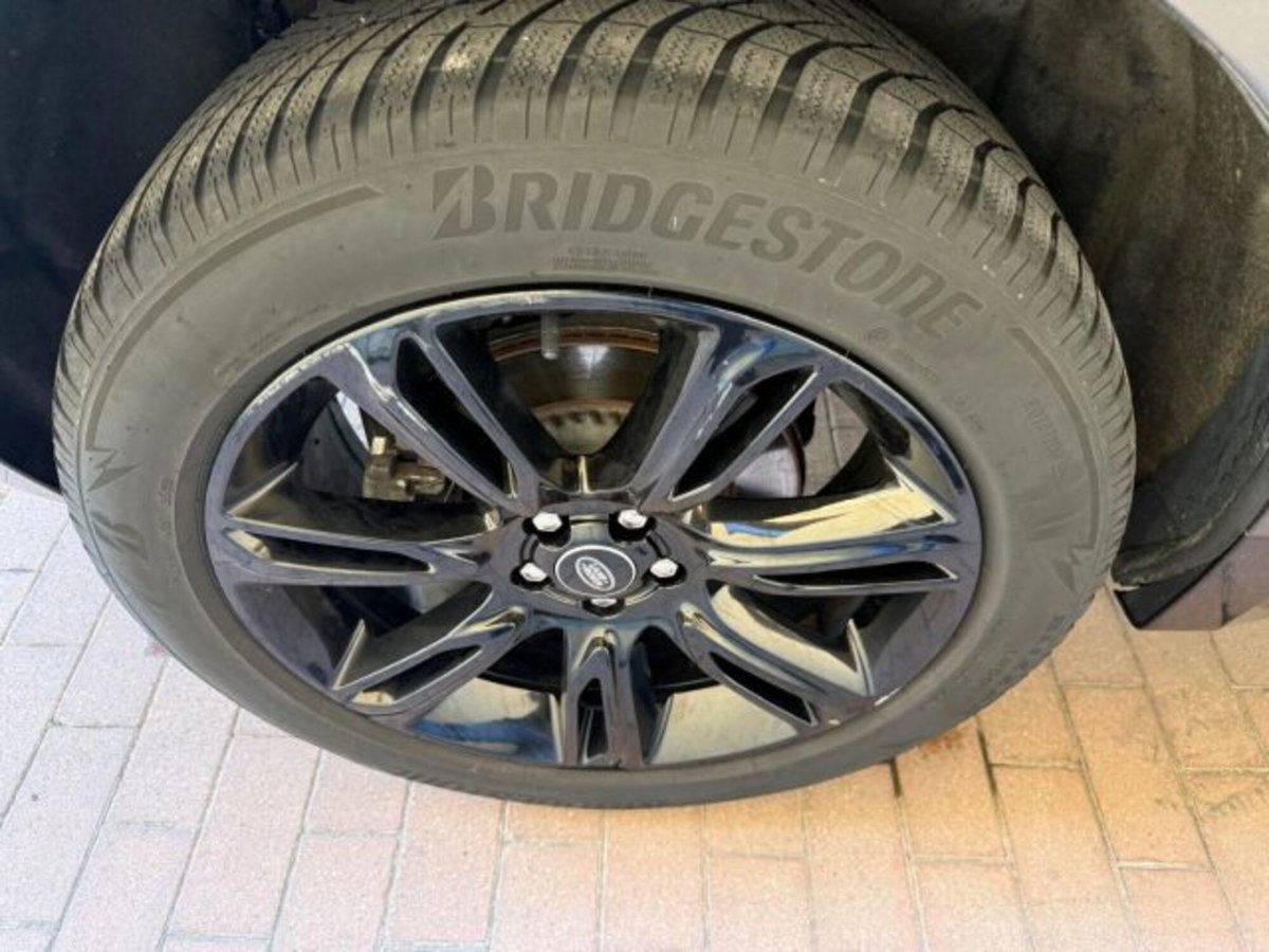 Land Rover Range Rover Velar 2.0D I4 204 CV (4)