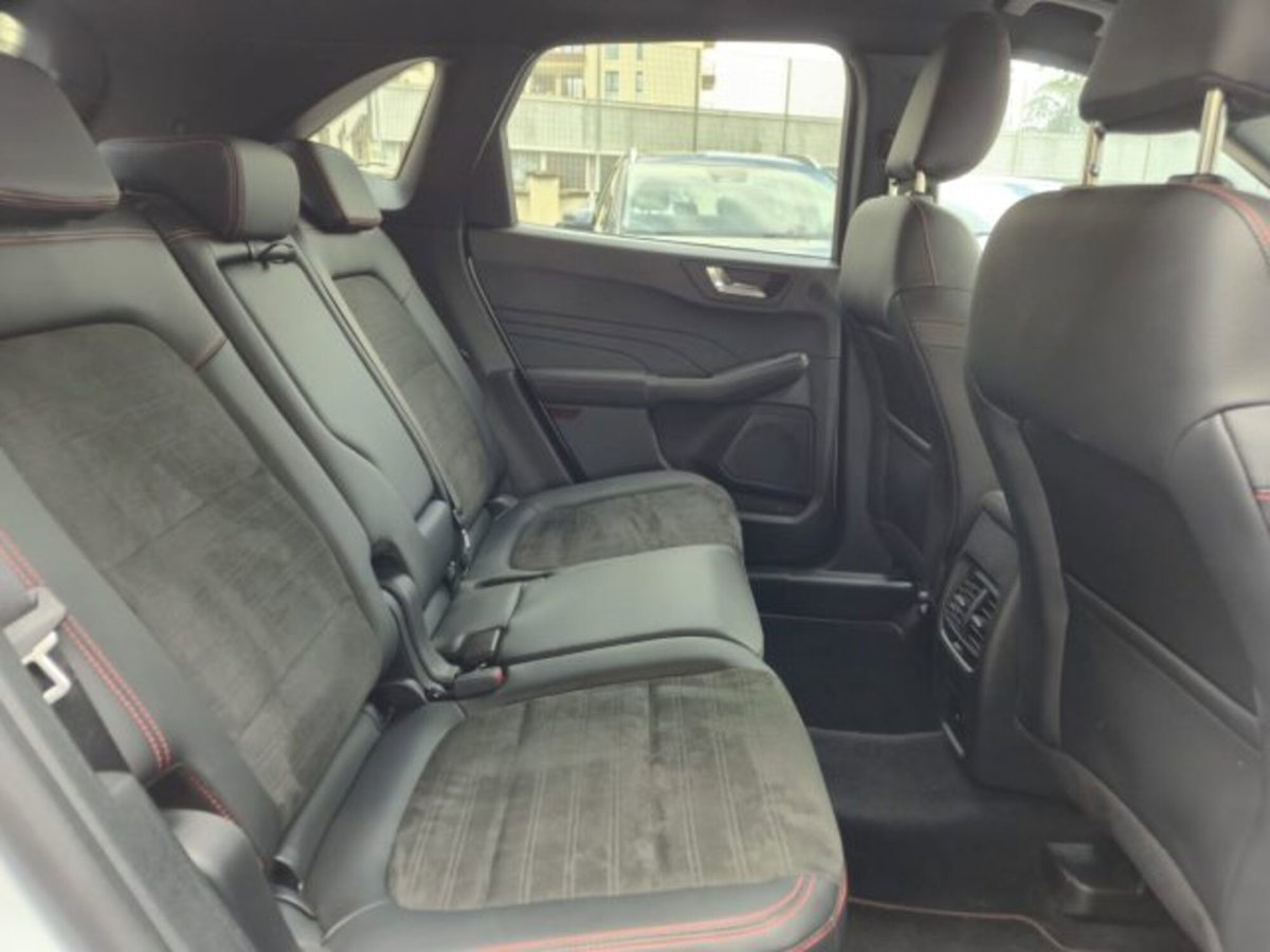 Ford Kuga 1.5 EcoBlue 120 CV aut. 2WD ST-Line X Design (15)