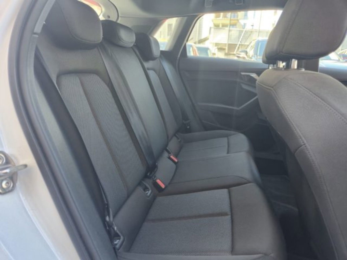 Audi A3 Sedan 30 TDI S tronic Business (11)