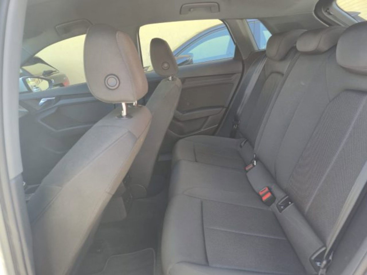 Audi A3 Sedan 30 TDI S tronic Business (12)