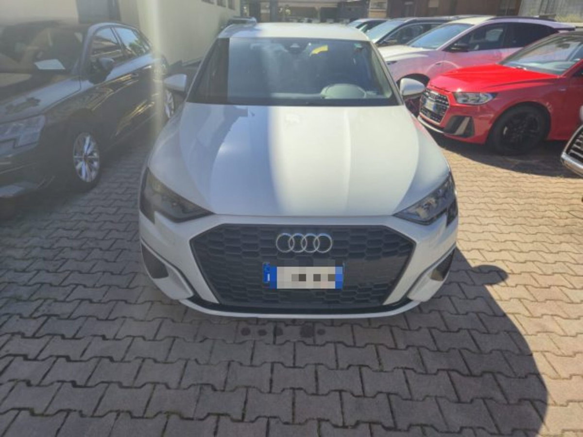 Audi A3 Sedan 30 TDI S tronic Business (2)
