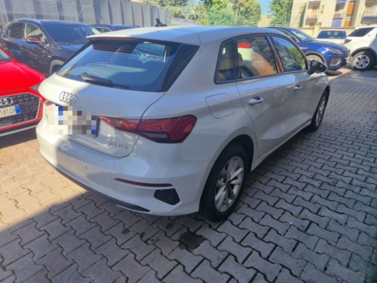 Audi A3 Sedan 30 TDI S tronic Business (6)