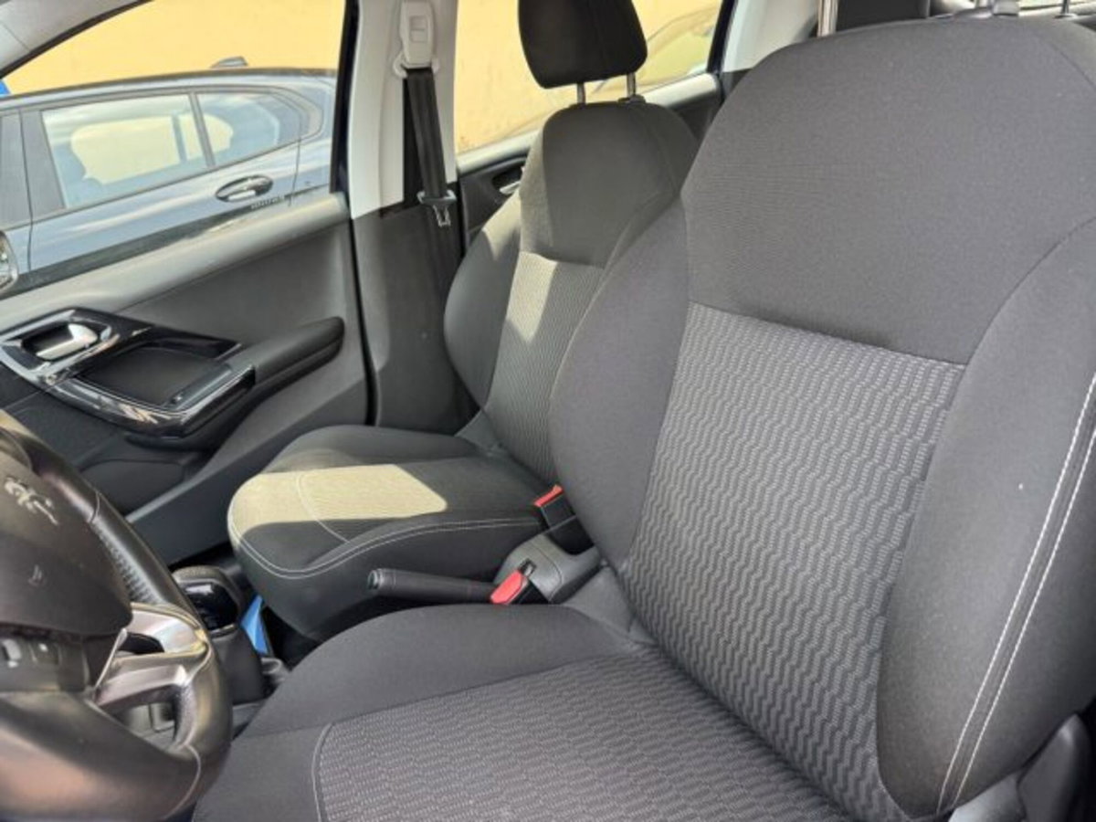 Peugeot 208 68 5 porte Active (13)