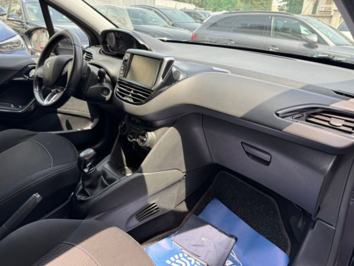 Peugeot 208 68 5 porte Active (8)