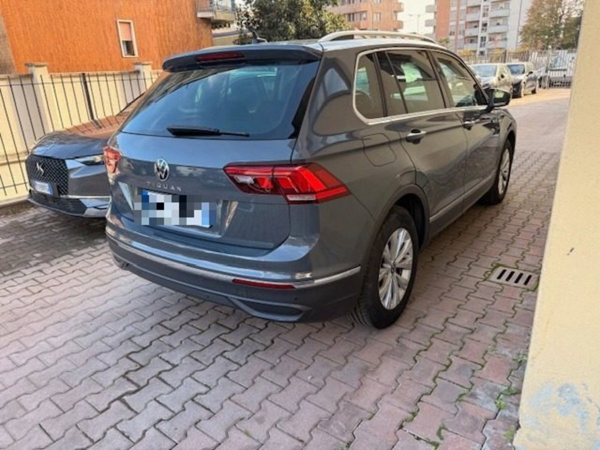 Volkswagen Tiguan 2.0 TDI 150 CV SCR DSG 4MOTION Life (2)