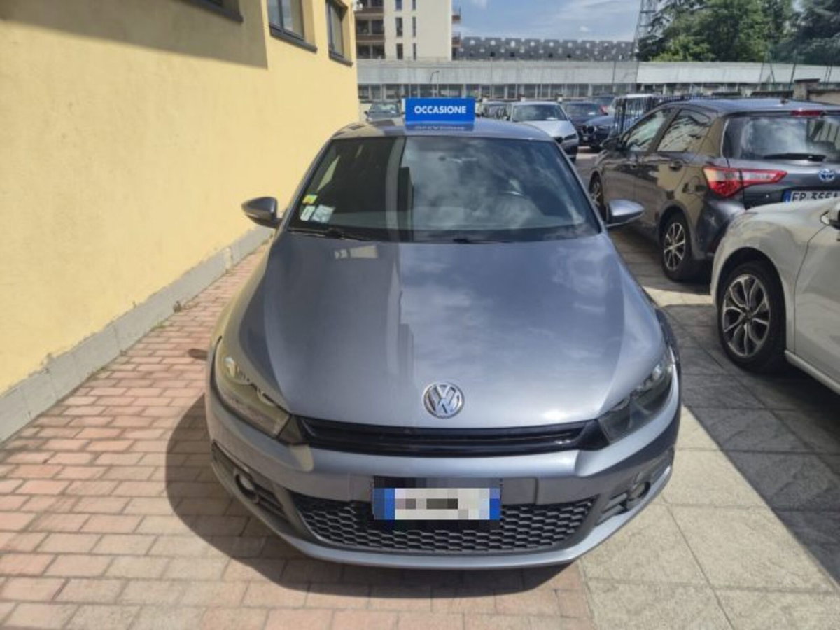 Volkswagen Scirocco 2.0 TDI 140CV DPF DSG (2)