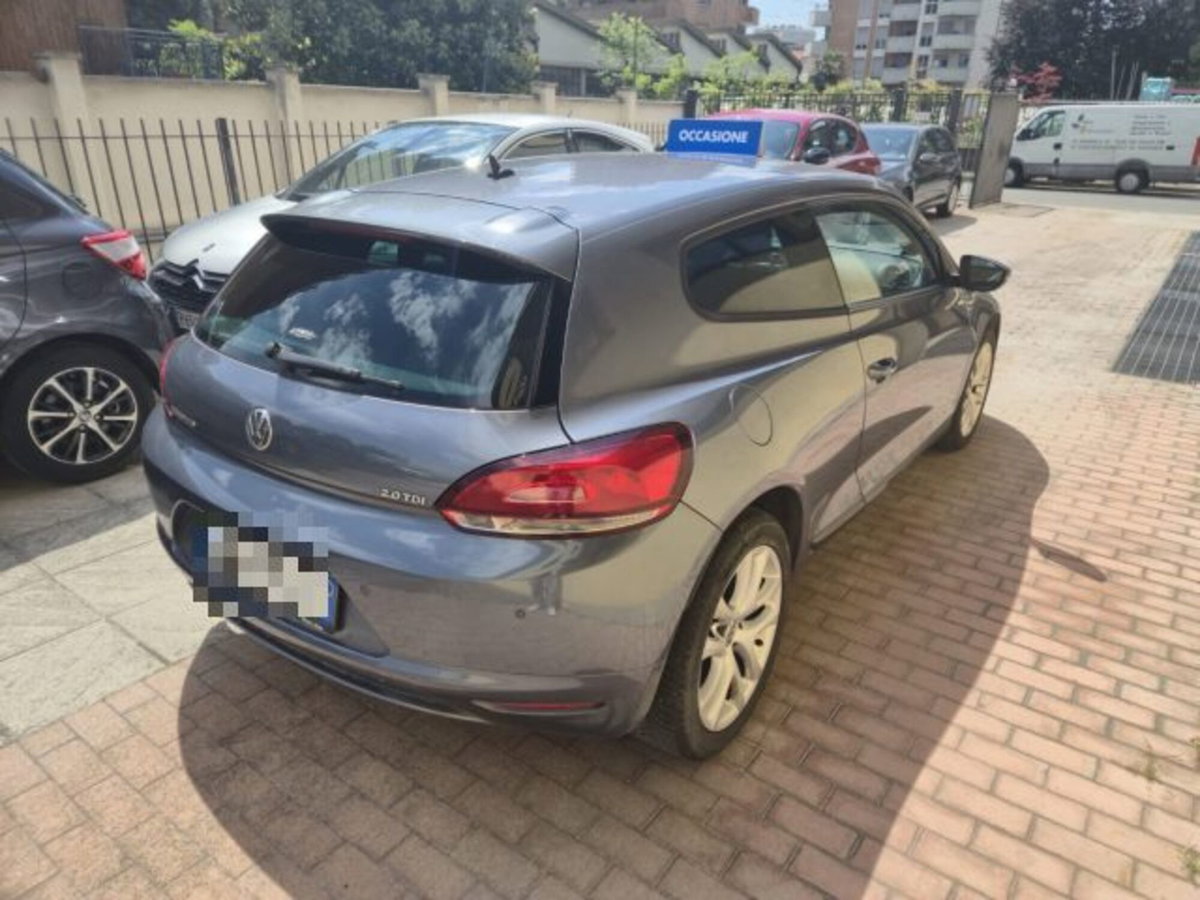 Volkswagen Scirocco 2.0 TDI 140CV DPF DSG (4)