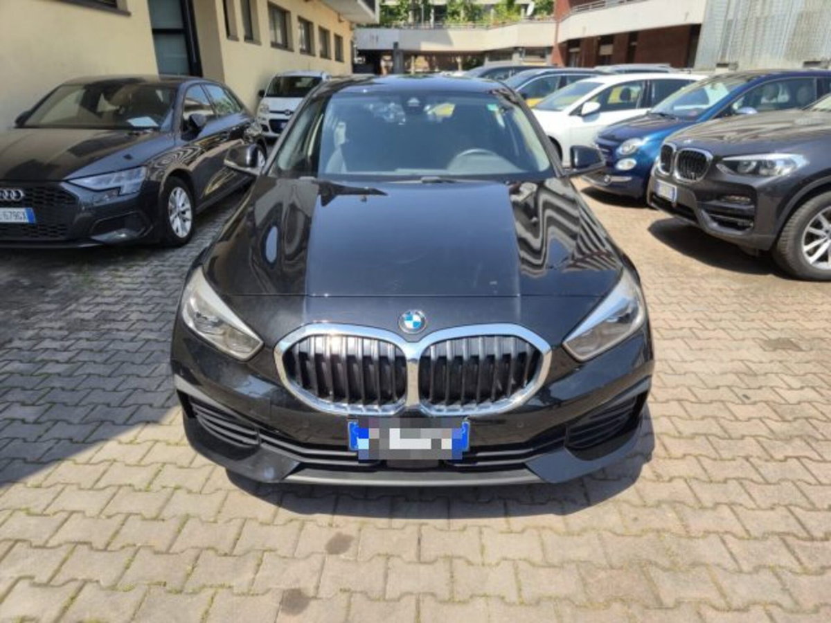 BMW Serie 1 116d 2.0 116CV cat 5 porte Attiva DPF (2)