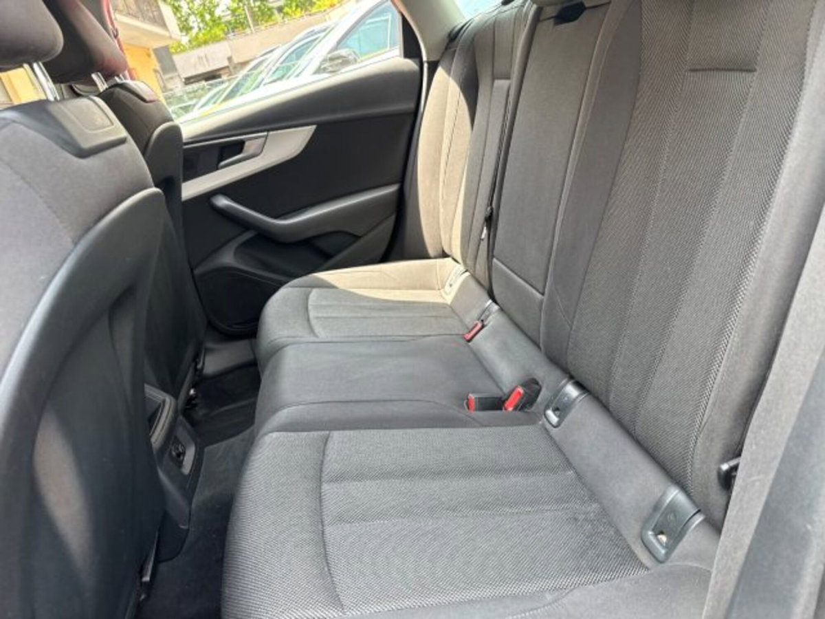 Audi A4 Avant 2.0 TDI 150 CV ultra S tronic Business (13)
