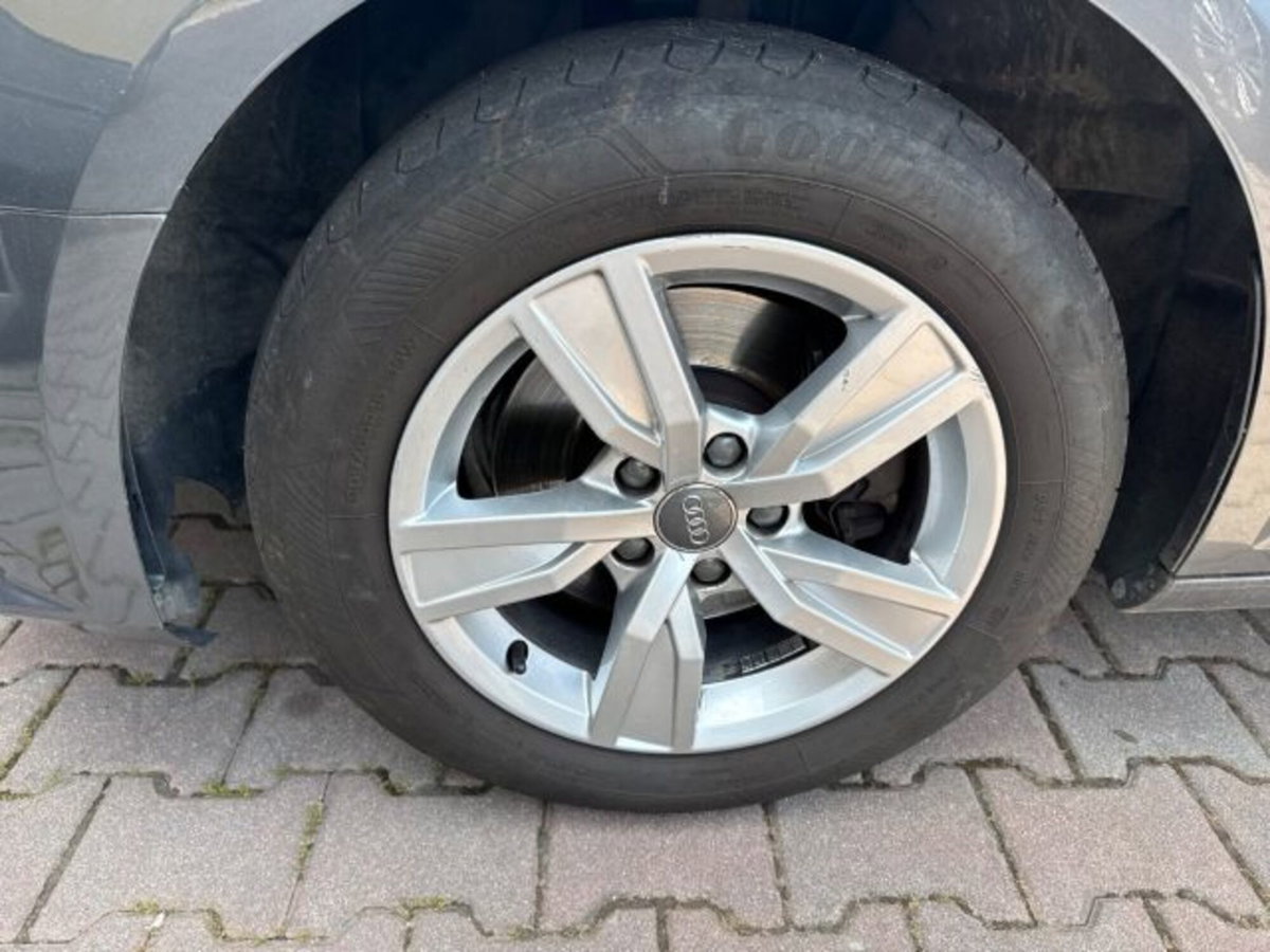 Audi A4 Avant 2.0 TDI 150 CV ultra S tronic Business (16)