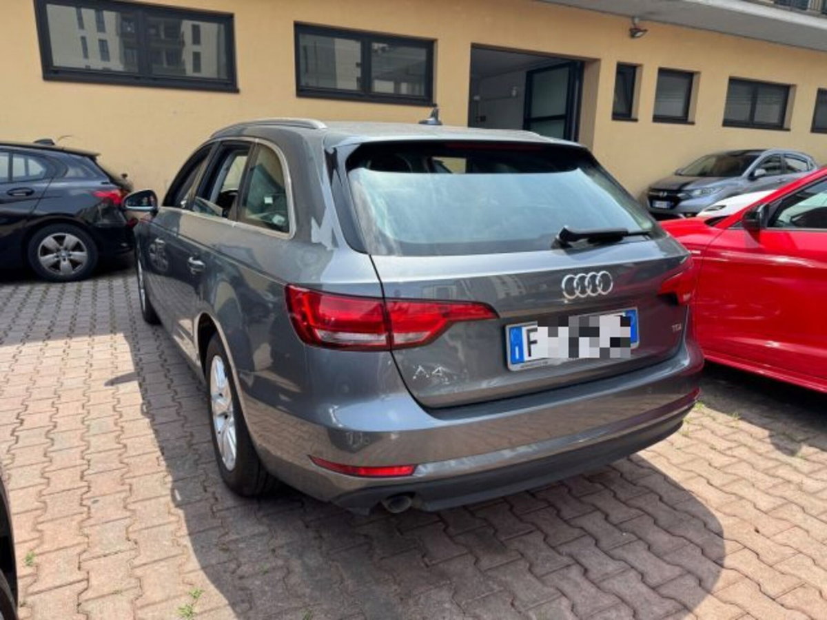 Audi A4 Avant 2.0 TDI 150 CV ultra S tronic Business (6)