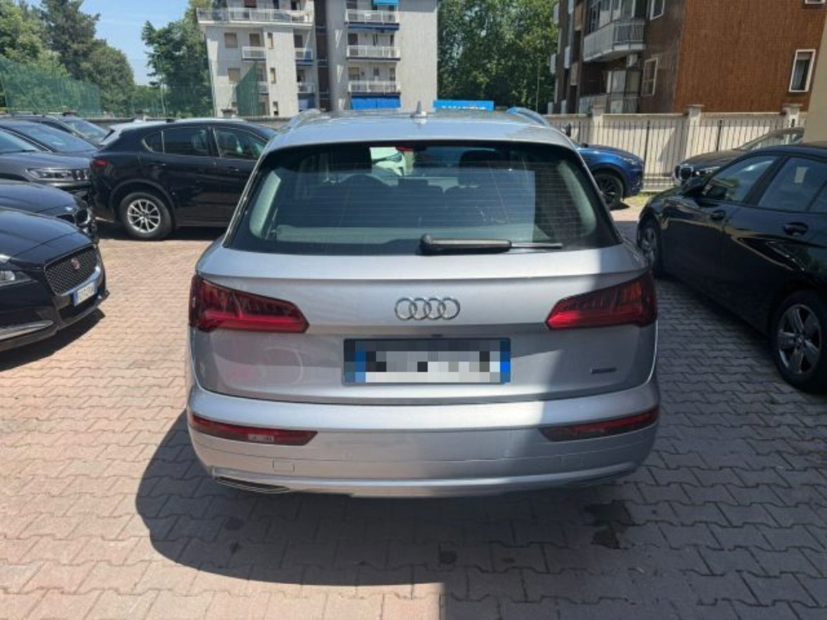 Audi Q5 40 TDI 204 CV quattro S tronic Business Sport (3)