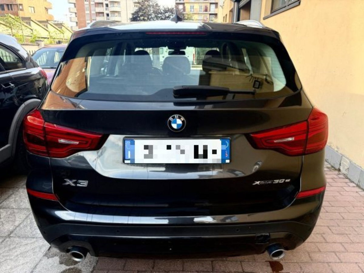 BMW X3 xDrive30e Business Advantage (5)