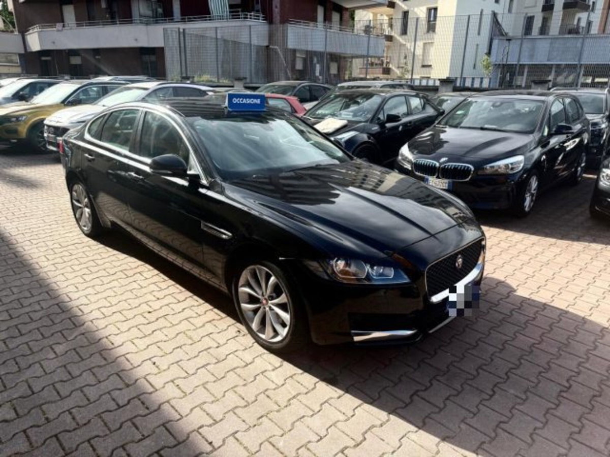 Jaguar XF 2.0 D 180 CV aut. Pure
