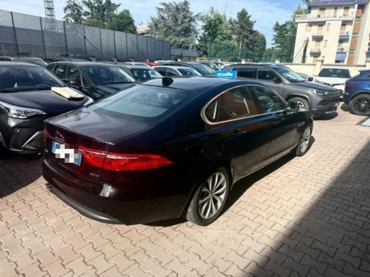 Jaguar XF 2.0 D 180 CV aut. Pure (3)