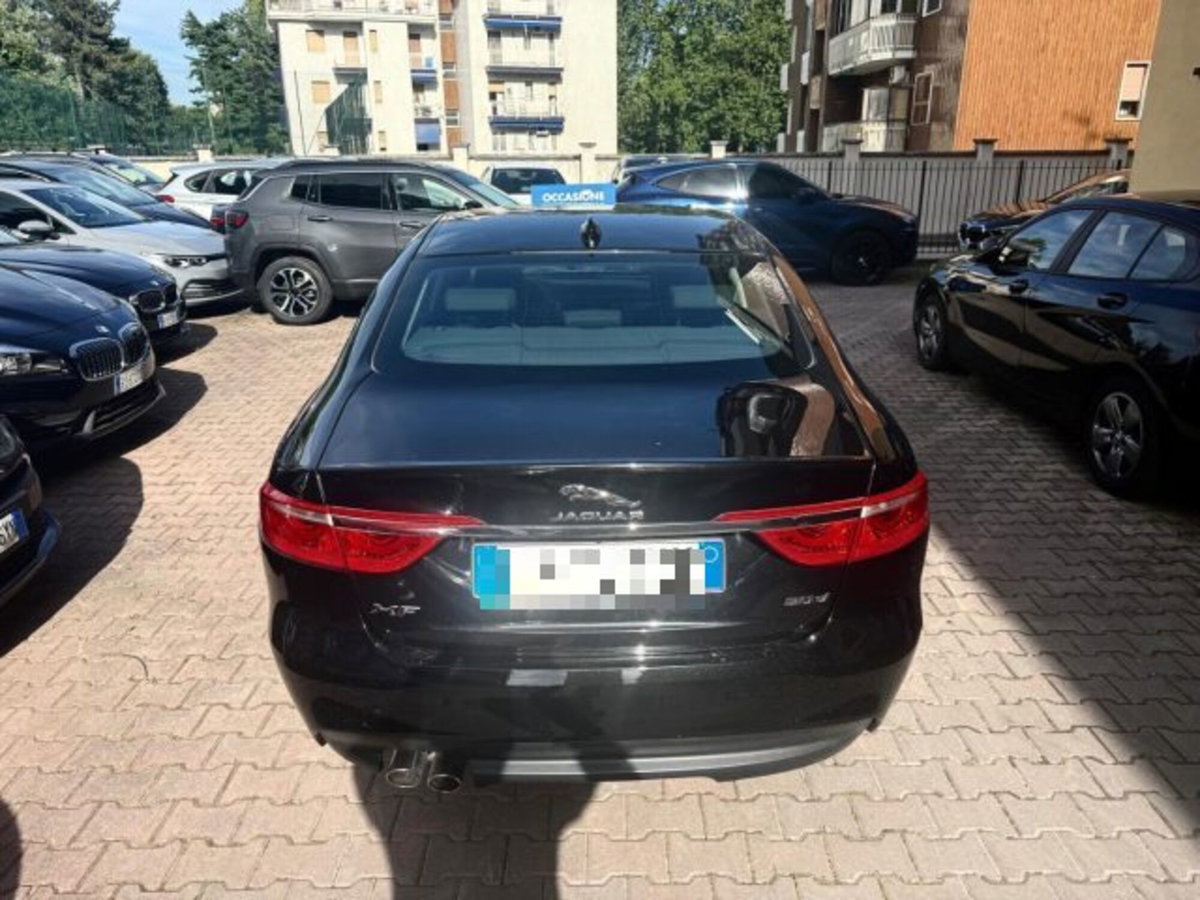 Jaguar XF 2.0 D 180 CV aut. Pure (5)