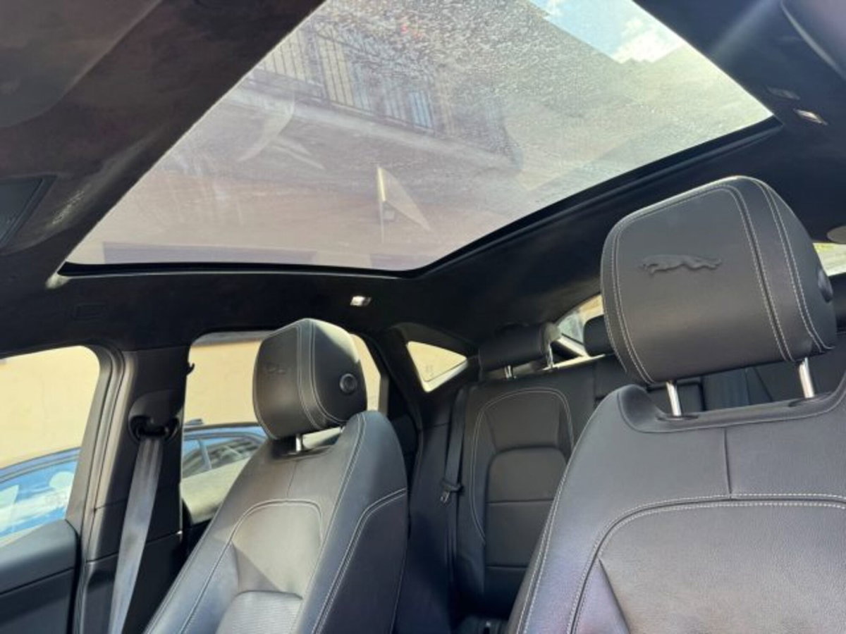 Jaguar E-Pace 2.0d i4 mhev R-Dynamic S awd 163cv auto (12)