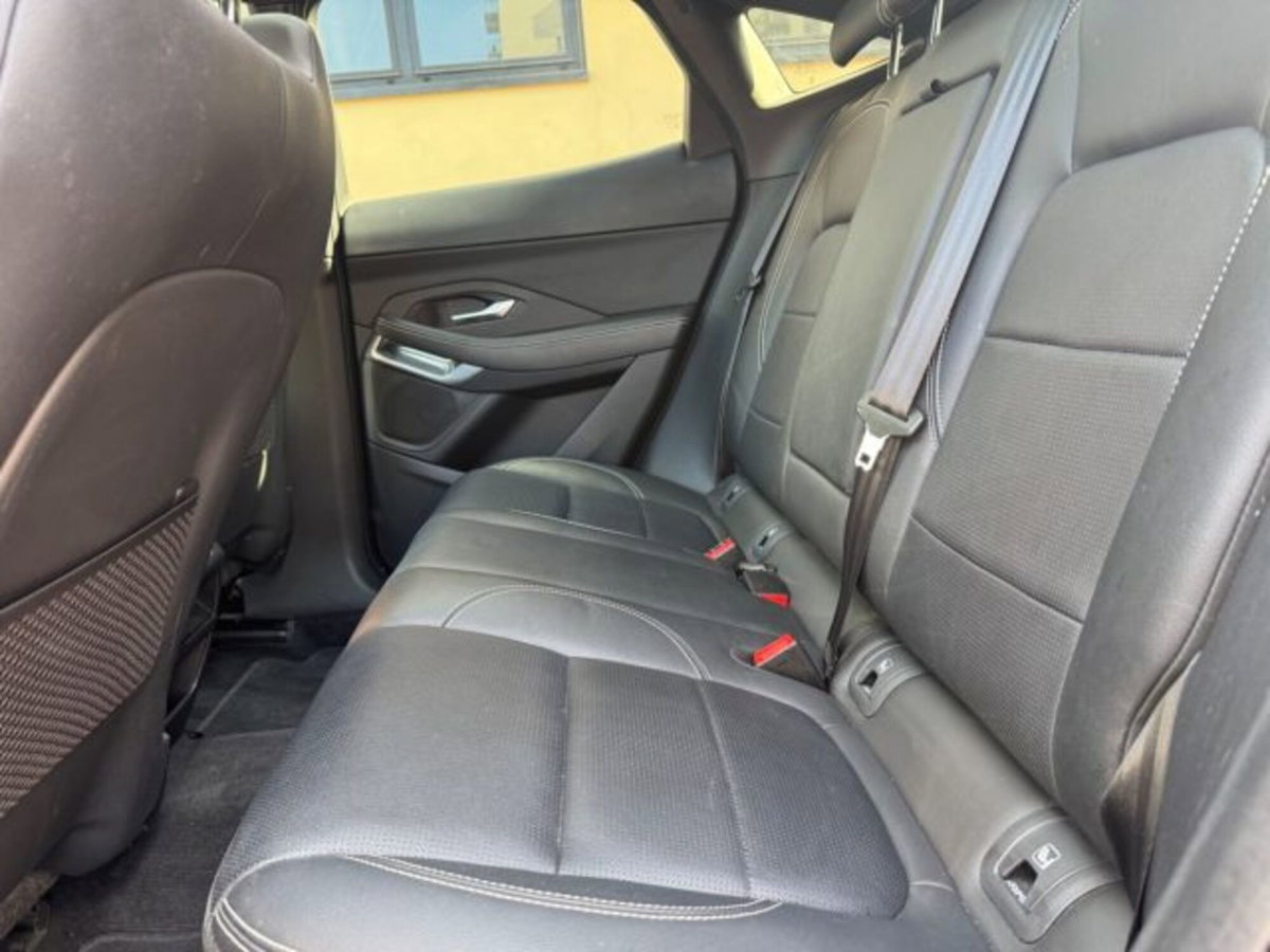 Jaguar E-Pace 2.0d i4 mhev R-Dynamic S awd 163cv auto (6)
