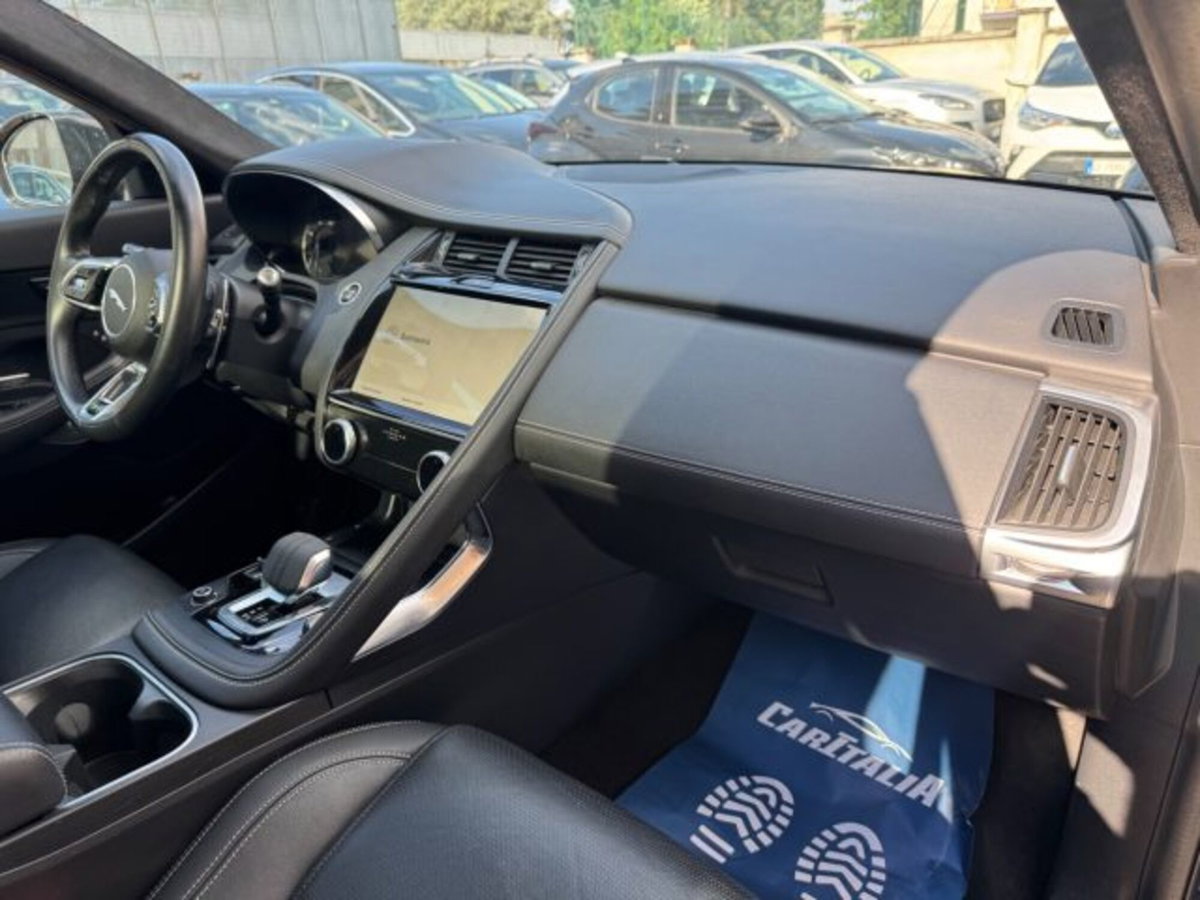 Jaguar E-Pace 2.0d i4 mhev R-Dynamic S awd 163cv auto (9)
