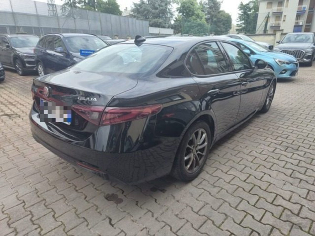 Alfa Romeo Giulia 2.2 Turbodiesel 150 CV AT8 Super (4)