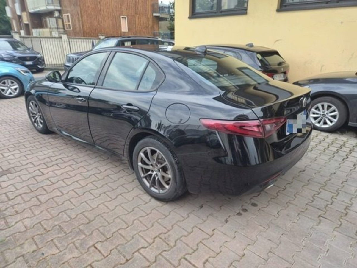 Alfa Romeo Giulia 2.2 Turbodiesel 150 CV AT8 Super (6)