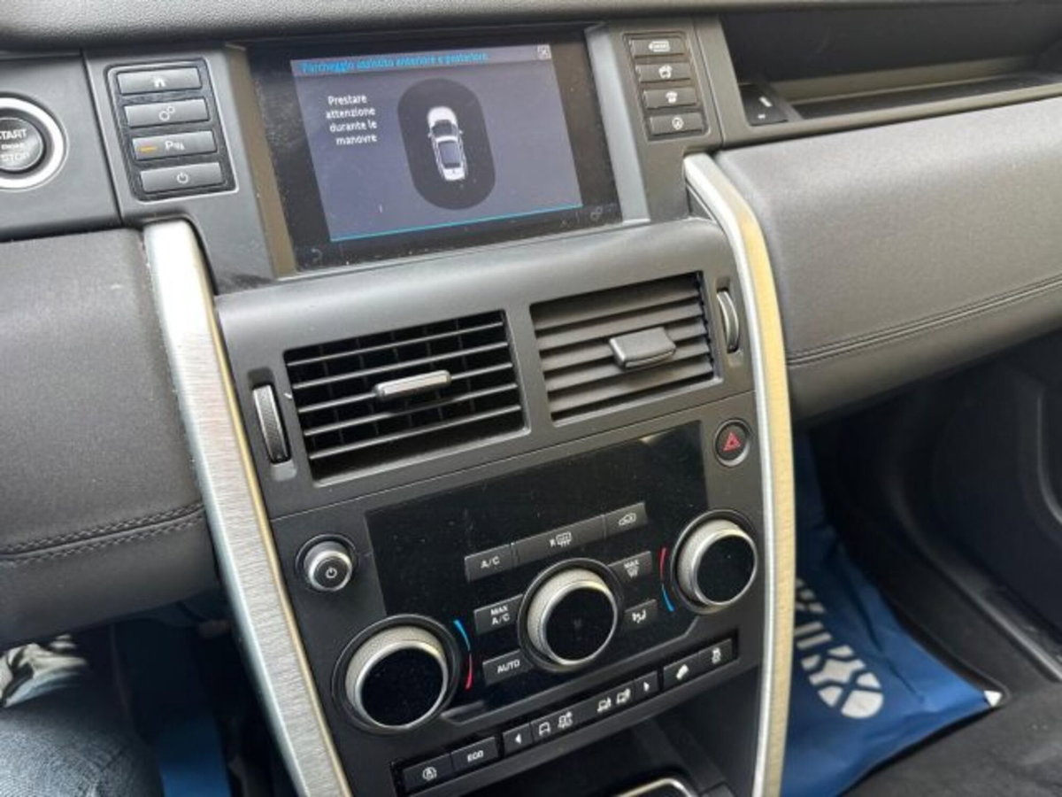 Land Rover Discovery Sport 2.0 TD4 150 CV SE (10)