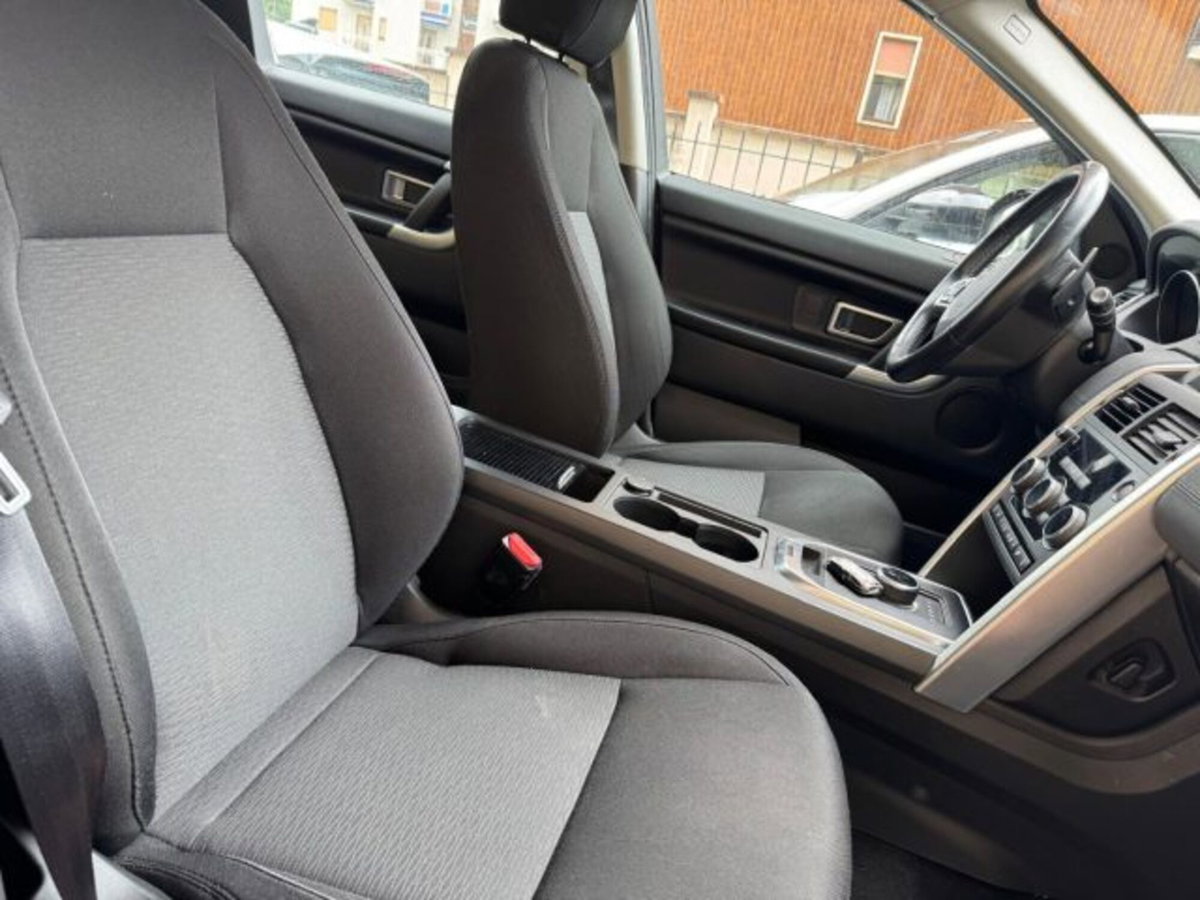 Land Rover Discovery Sport 2.0 TD4 150 CV SE (8)