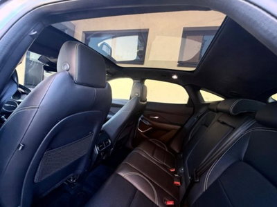 Jaguar E-Pace 2.0D I4 163 CV AWD Auto R-Dynamic Black (13)