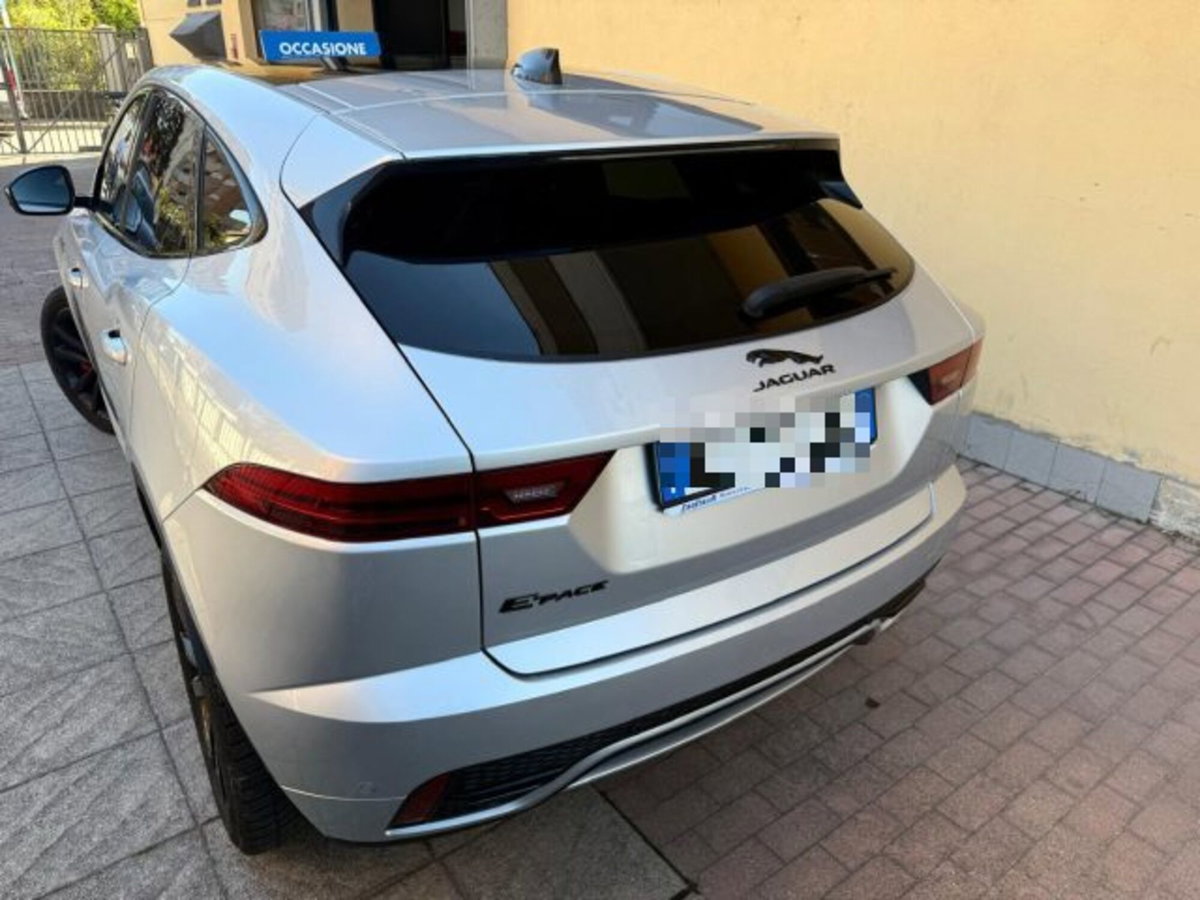 Jaguar E-Pace 2.0D I4 163 CV AWD Auto R-Dynamic Black (6)