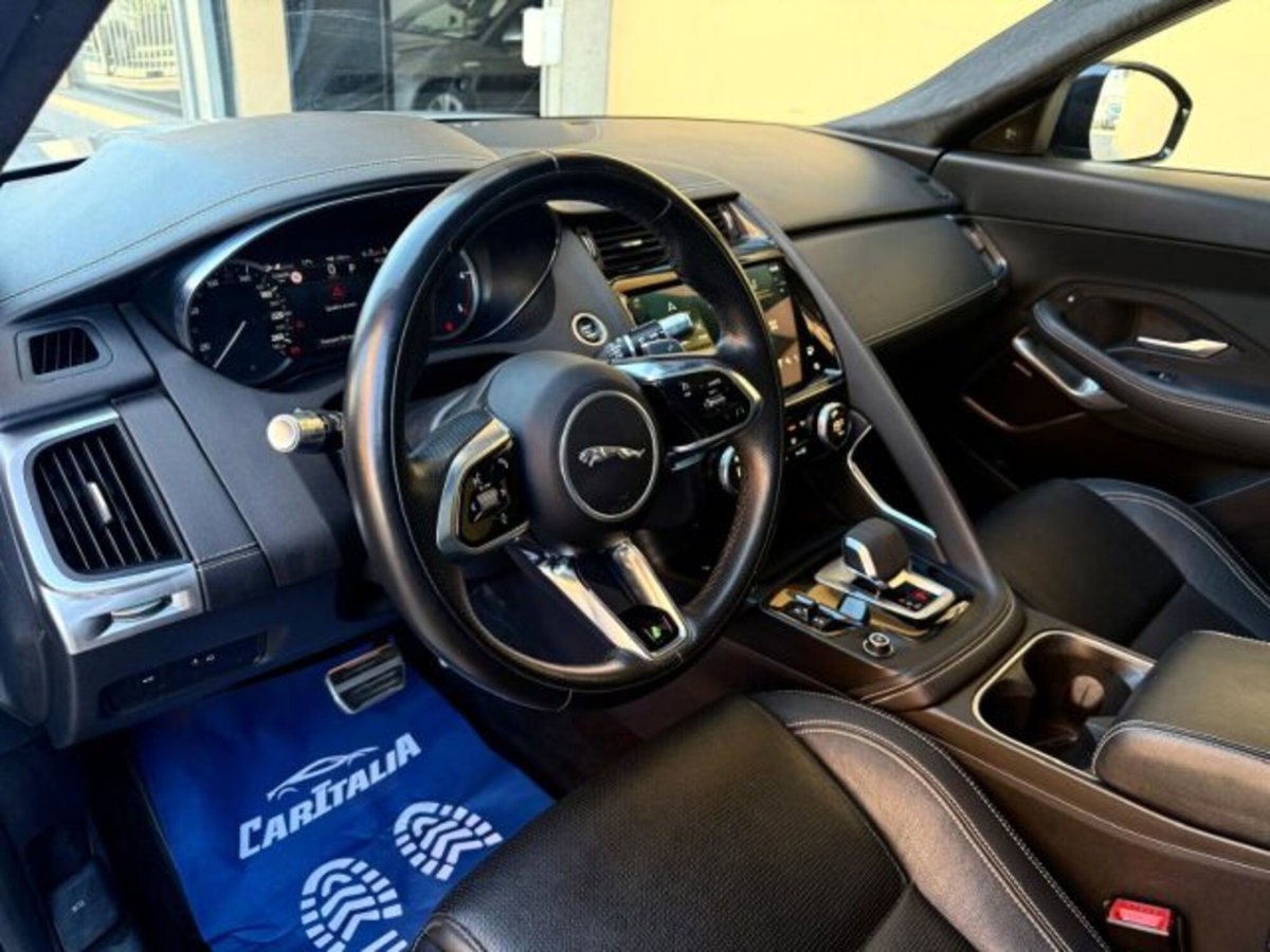 Jaguar E-Pace 2.0D I4 163 CV AWD Auto R-Dynamic Black (7)