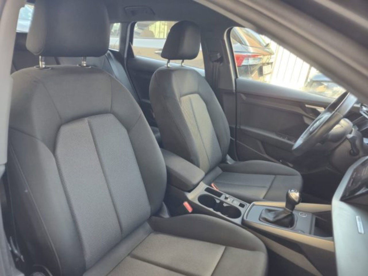 Audi A3 Sportback 30 TFSI Business (10)