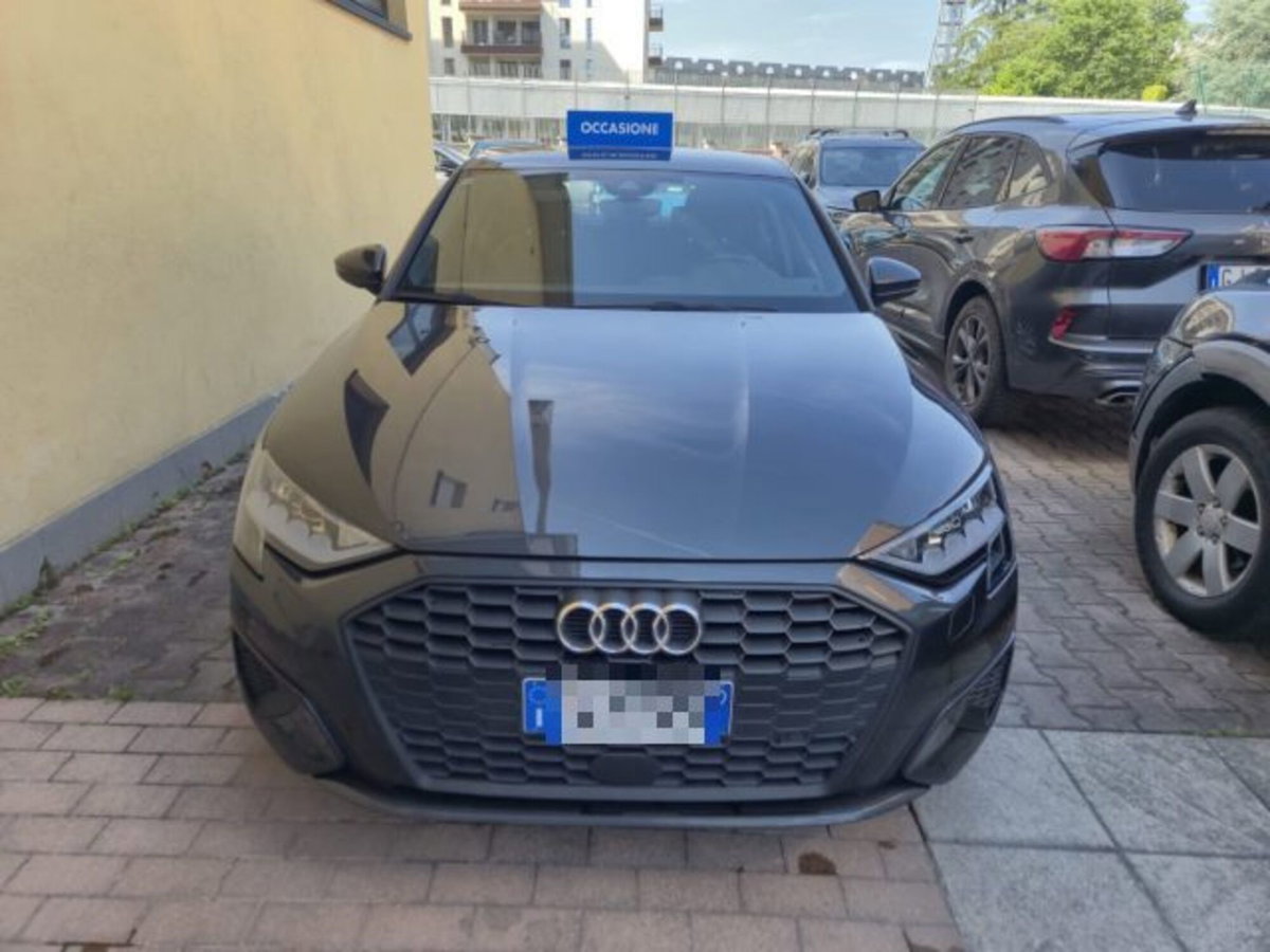 Audi A3 Sportback 30 TFSI Business (2)