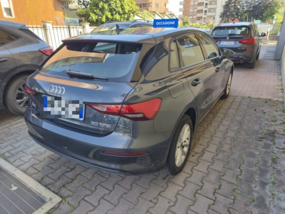 Audi A3 Sportback 30 TFSI Business (4)