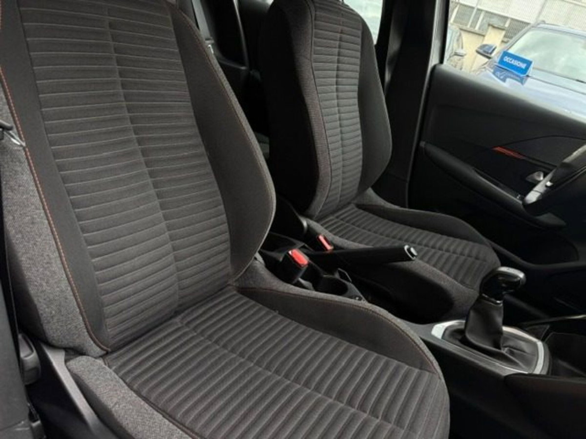 Peugeot 208 1.2 puretech Active s&s 75cv (11)