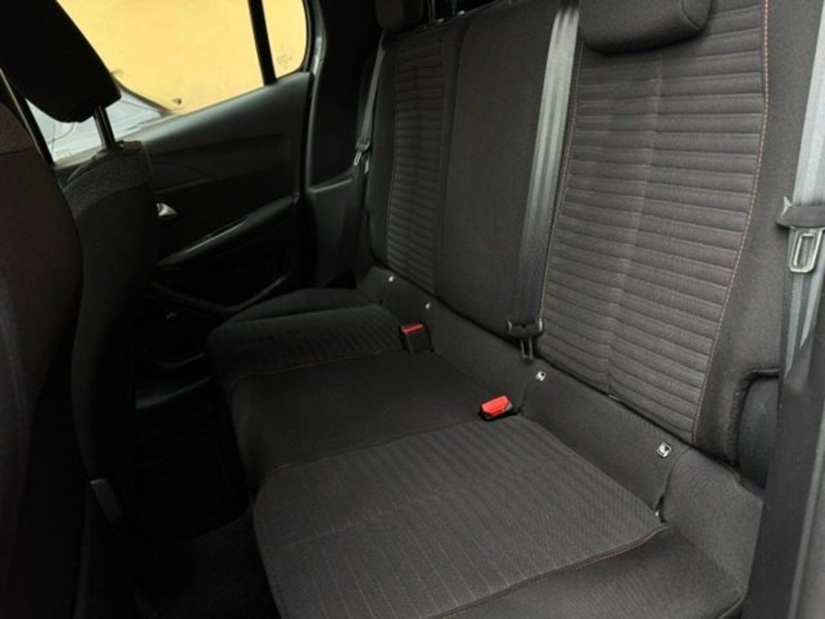 Peugeot 208 1.2 puretech Active s&s 75cv (7)