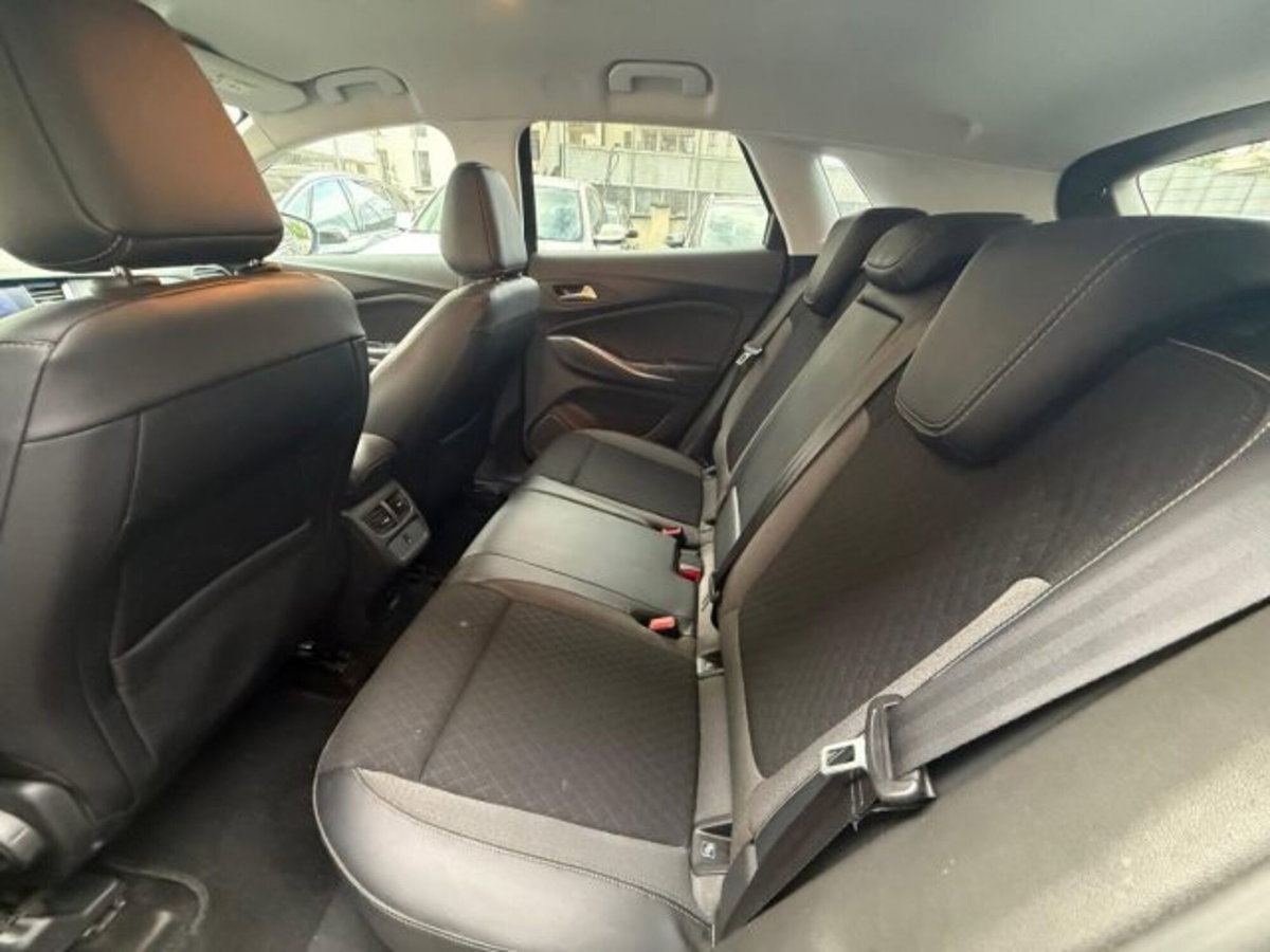 Opel Grandland X 1.5 diesel Ecotec Start&Stop Ultimate (14)