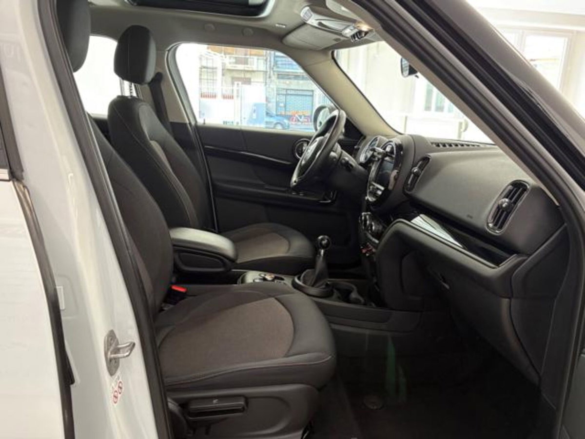 MINI Mini Countryman 2.0 Cooper D Business Countryman (8)