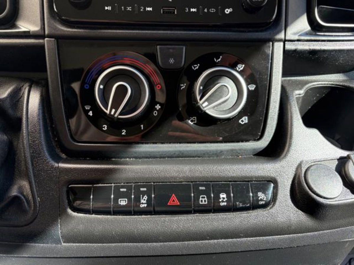Peugeot Boxer Furgone 335 2.2 BlueHDi 140 S&S PM-TM Furgone Premium (15)