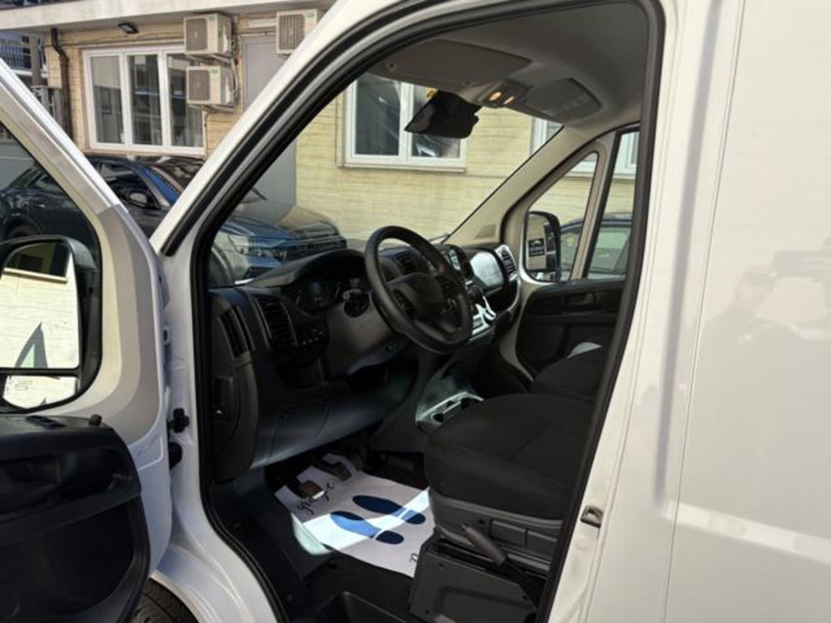 Peugeot Boxer Furgone 335 2.2 BlueHDi 140 S&S PM-TM Furgone Premium (9)
