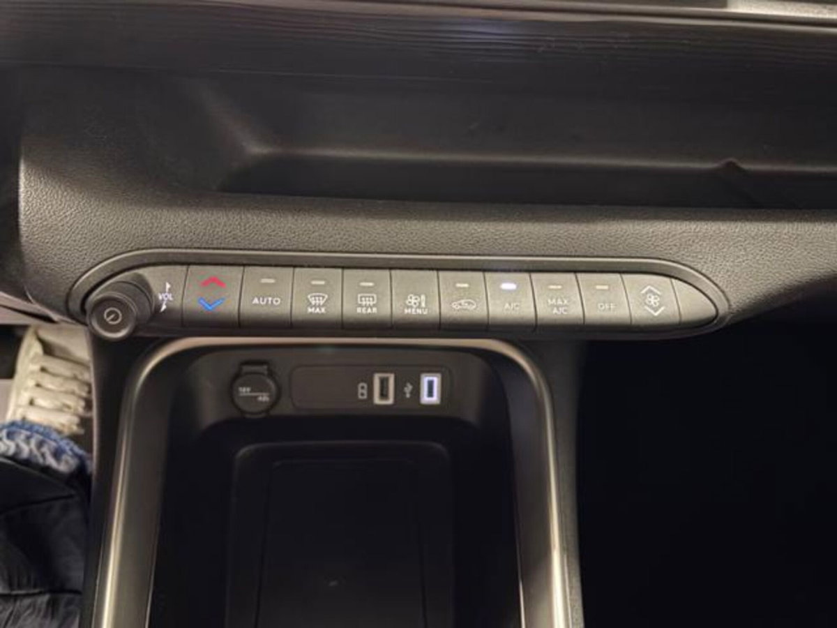 Jeep Avenger 1.2 turbo Altitude fwd 100cv (14)
