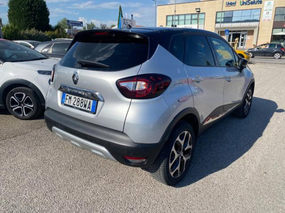 Renault Captur dCi 8V 90 CV EDC Start&Stop Energy Initiale Paris (3)