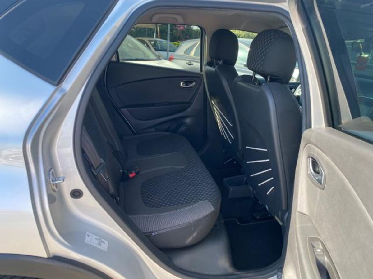 Renault Captur dCi 8V 90 CV EDC Start&Stop Energy Initiale Paris (9)