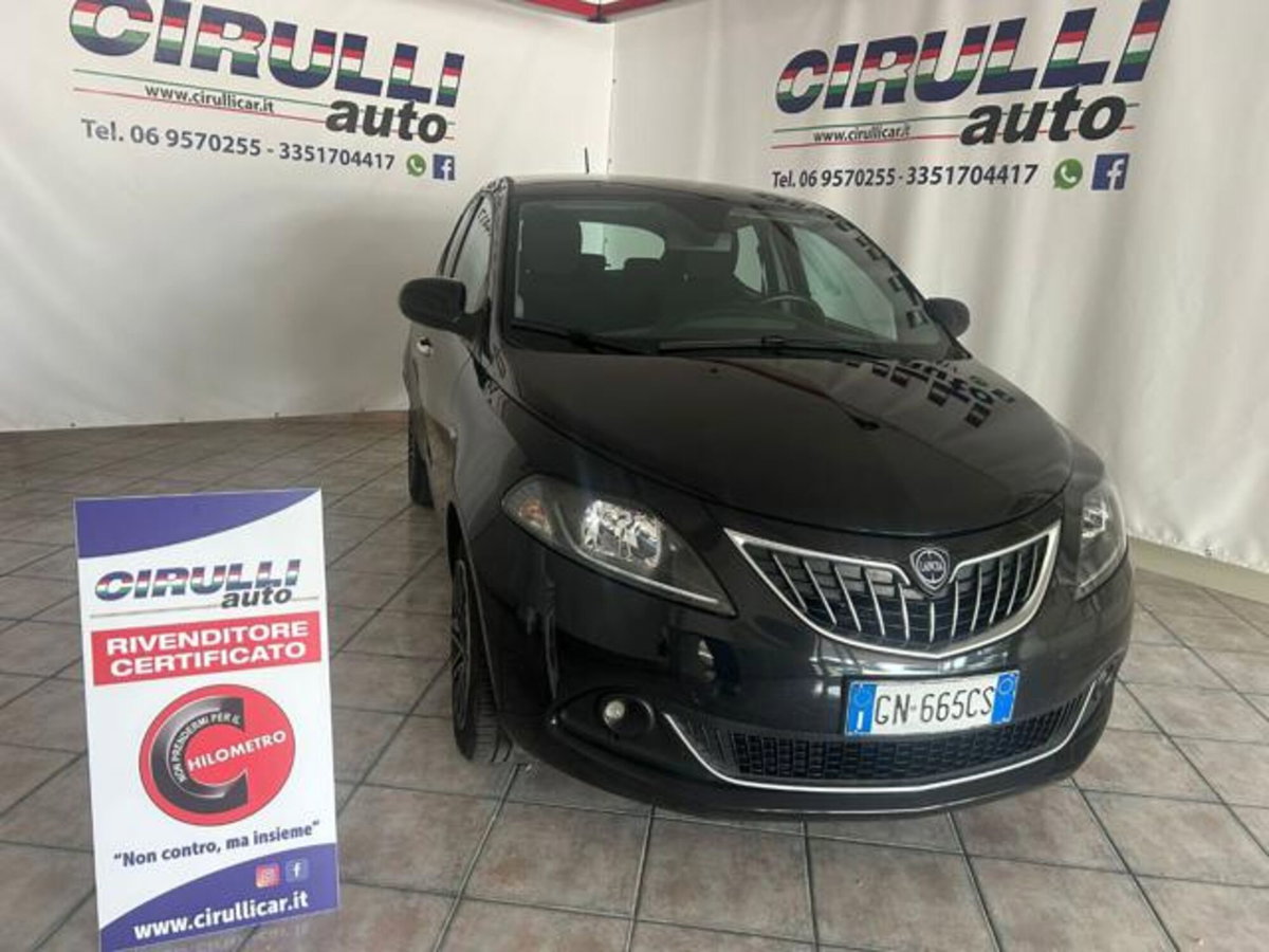 Lancia Ypsilon 1.0 FireFly 5 porte S&S Hybrid Ecochic Gold (2)
