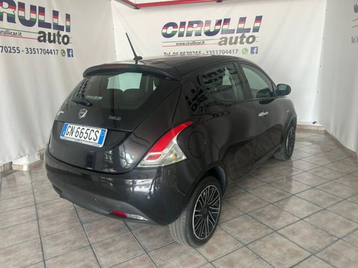 Lancia Ypsilon 1.0 FireFly 5 porte S&S Hybrid Ecochic Gold (3)