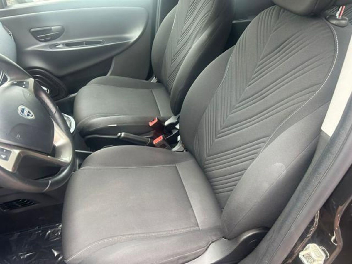 Lancia Ypsilon 1.0 FireFly 5 porte S&S Hybrid Ecochic Gold (5)