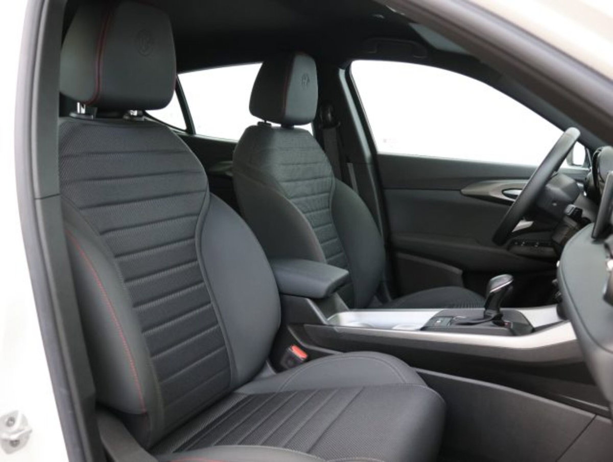 Alfa Romeo Tonale 1.5 hybrid Sprint 130cv tct7 (10)
